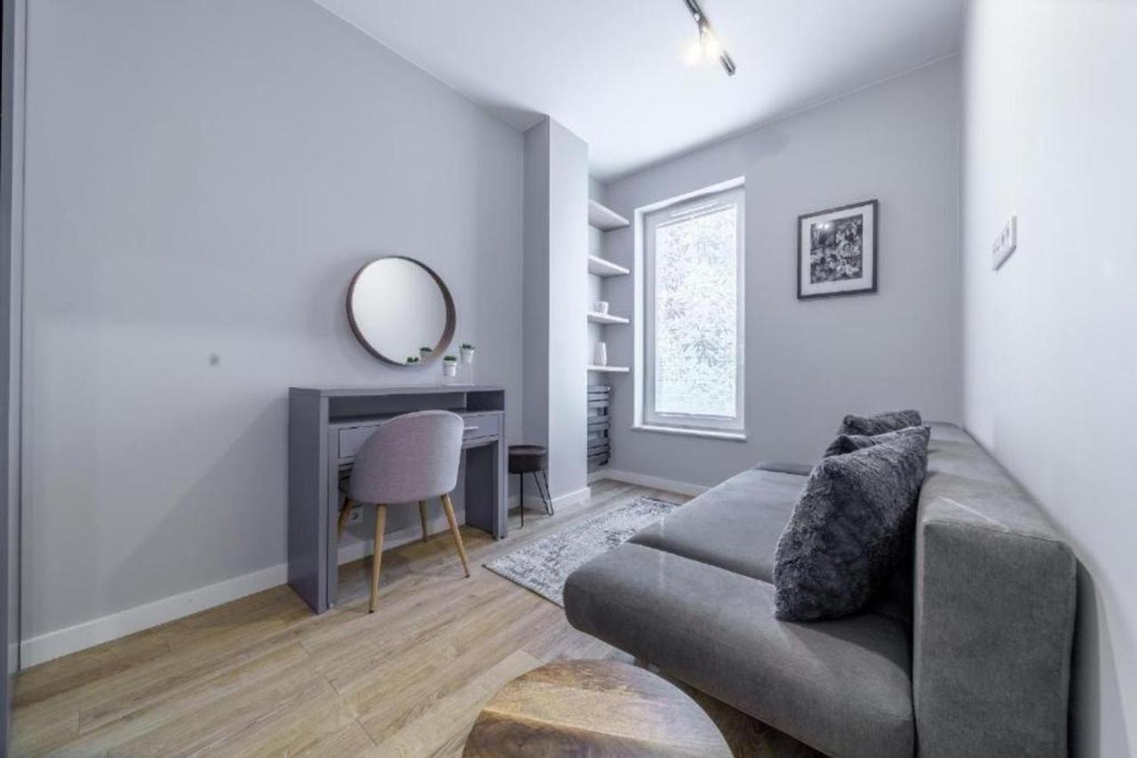 Spacious And Cozy-City Center-Snn65\59 Warsaw Exterior photo